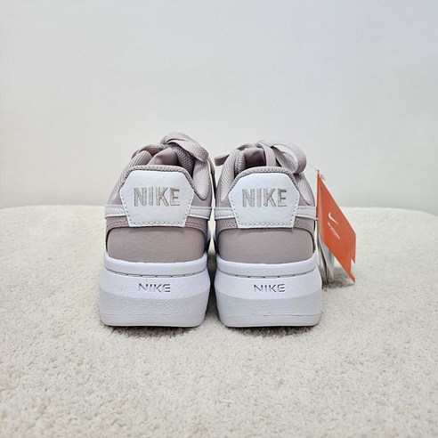 편안한 착화감과 활동성을 겸비한 여성용 키높이 운동화