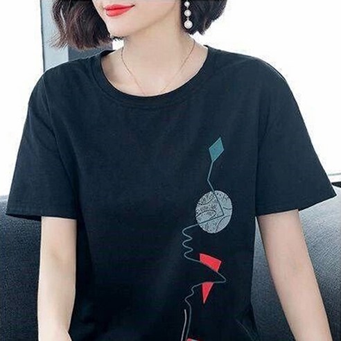 여름날 스타일을 완성하는 일월전빵 티셔츠