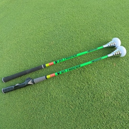 실제타격감PRO 골프 스윙 연습기로 실내에서 스윙 연습과 자세 교정을 하세요.
