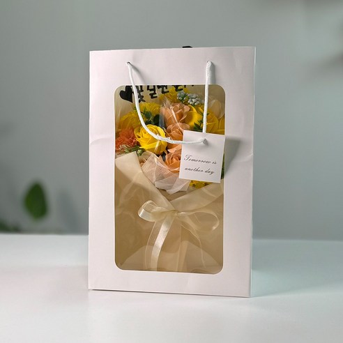 사진 찍기 좋고 향기로운 아마트 졸업 꽃다발