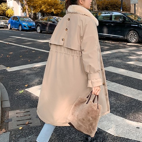 타니즈 털안감 카라퍼 여성 롱패딩 점퍼는 겨울용으로 사용할 수 있는 아우터입니다.