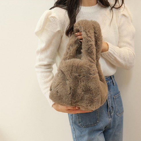 세련된 디자인과 다목적성을 갖춘 프리미엄 토트백