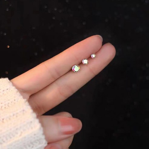 오로라 빛의 반짝임을 담은 다목적 액세서리, 일호장신구 오로라 원형 컷팅 귀걸이