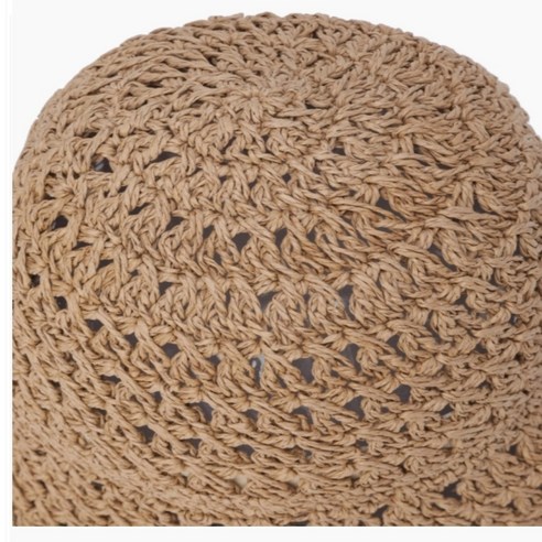 시슬리 라피아 모자로 자외선 차단과 스타일을 한번에!