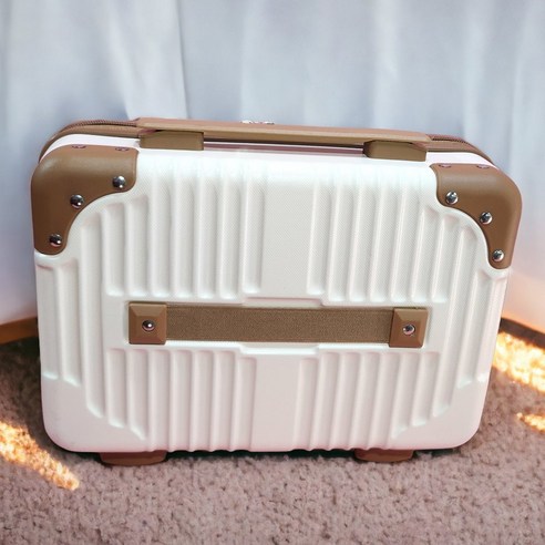 추억을 담는 작은 여행, 레트로 레디백과 함께!