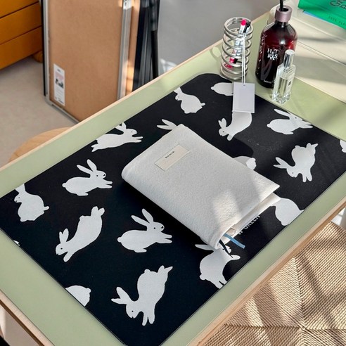 뽀송한 발을 선물하는 귀여운 토끼 발매트
