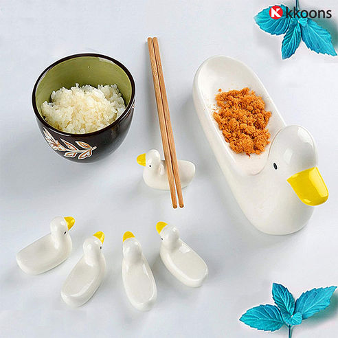 귀여운 오리 수저 받침으로 특별한 식사 경험