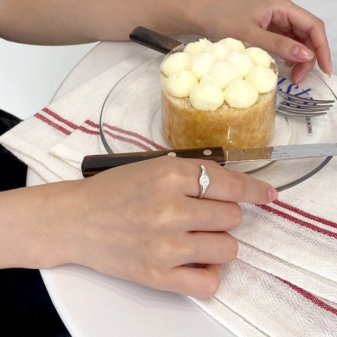 옴자의 신비한 상징과 행운의 전령: 반지소 실버925 옴자 반지