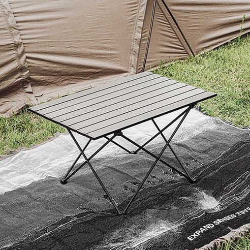 편리한 캠핑 테이블, 경량한 알루미늄 재질, 다양한 용도로 사용 가능