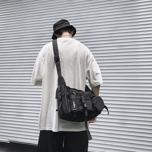 YANG 일본식 작업복 유행 브랜드 메신저 가방 남자 다기능 배낭 숄더 가방 여성 맞춤형 대용량 메신저 가방 유행