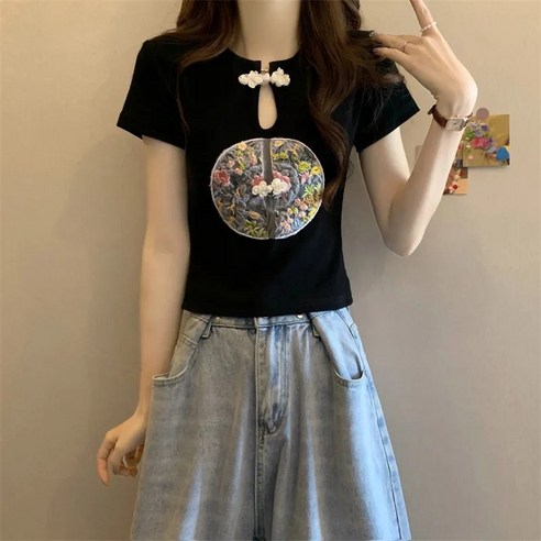우아한 디자인과 편안한 소재의 여성 블라우스