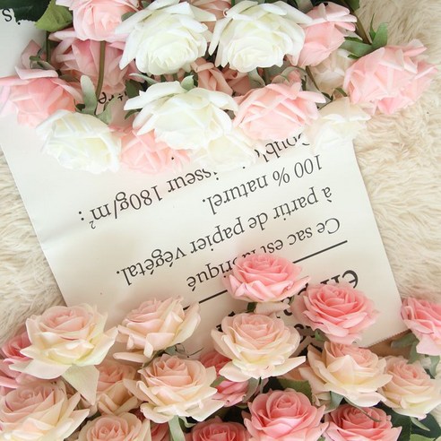 [오케이나우ㅣ강추] 실크플라워의 화려함을 만끽하는 SG 장미 조화 꽃다발 [OKNOWㅣ추천상품]