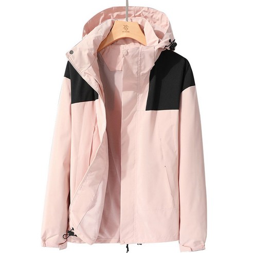 날씨 걱정 없이 스타일을 완성하는 만능 바람막이 자켓