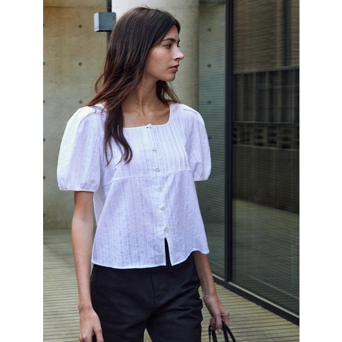 STEP AROUND Tuck detail puff blouse_WHITE