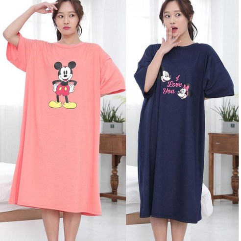 편안하고 스타일리시한 여름용 홈웨어로 미키 마우스 캐릭터를 즐기세요.