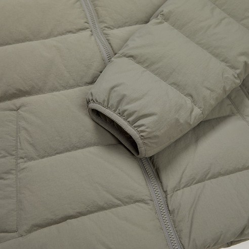 스노우피크 경량패딩 덕다운 랜드 경량 다운 자켓은 최고급 패딩 제품으로, 국내매장에서 구매 가능합니다.