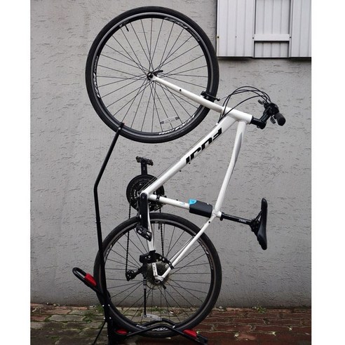 좁은 공간을 예술로 승화시키는 마법, 탑모아 세로 가정용 자전거 거치대 가정용자전거거치대