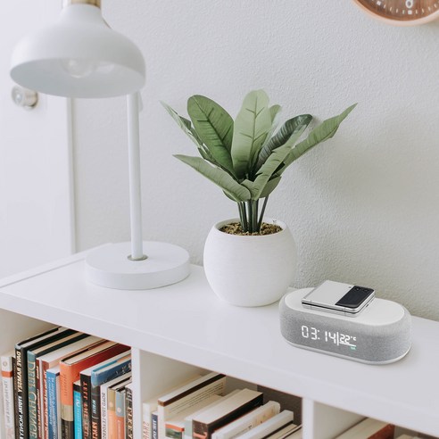 편리함, 스타일, 기능성을 완벽하게 조화시킨 시계 무드등 무선 충전기 3in1