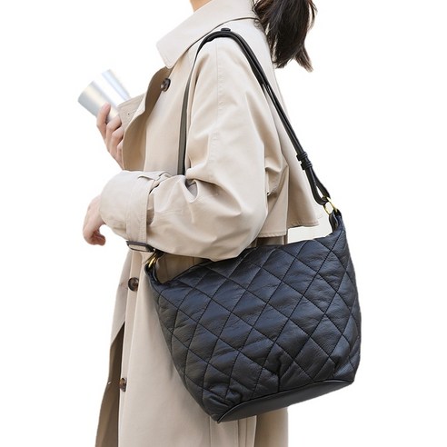 여성가방 한국식 캐주얼 복고풍 핸드백 패션 다이아몬드 숄더백 자수 주름 메신저 가방 ANKRIC