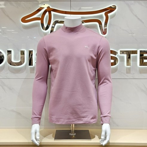 부드러운 터치와 완벽한 핏, 루이까스텔 모크넥 티셔츠로 겨울 필드 위 스타일을 완성하세요.