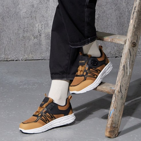 등산과 일상에 최적의 남성 트레킹화