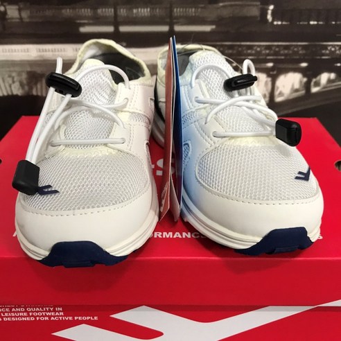 아이의 발걸음을 가볍게, 프로스펙스 화이트 메쉬 키즈 운동화