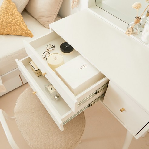 공간활용과 사용편의성이 뛰어난 가성비 화장대