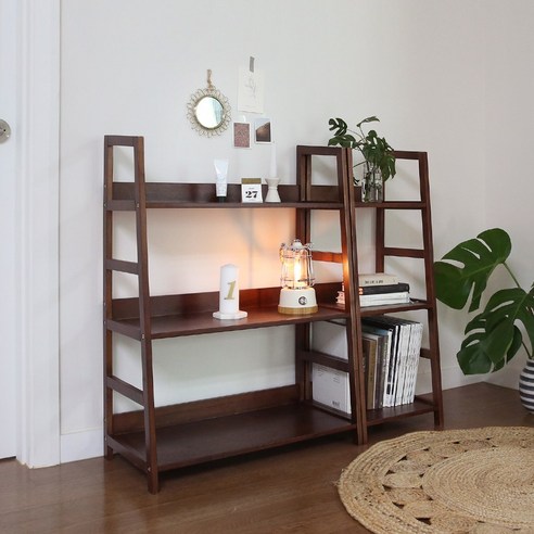 견고하고 실용적인 원목 수납 선반