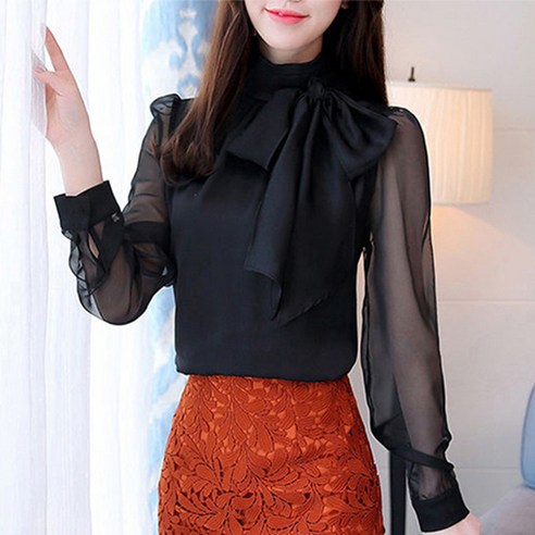 우아한 가을 패션을 완성하는 슬림소녀 여성 블라우스