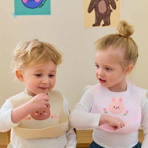 따블리에 실리콘 턱받이: 즐겁고 깨끗한 이유식 시간의 필수템