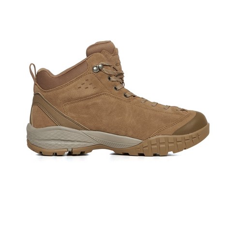 발 묶인 답답함 벗고, 아이더 등산화로 자유로운 산행을!