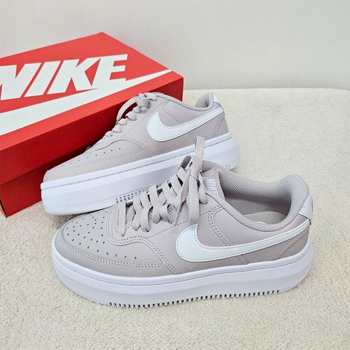 편안한 착화감과 활동성을 겸비한 여성용 키높이 운동화