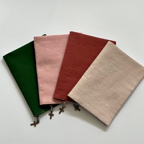 일상에 스며드는 은은한 아름다움, 모란이의 상점 매일미사책 커버