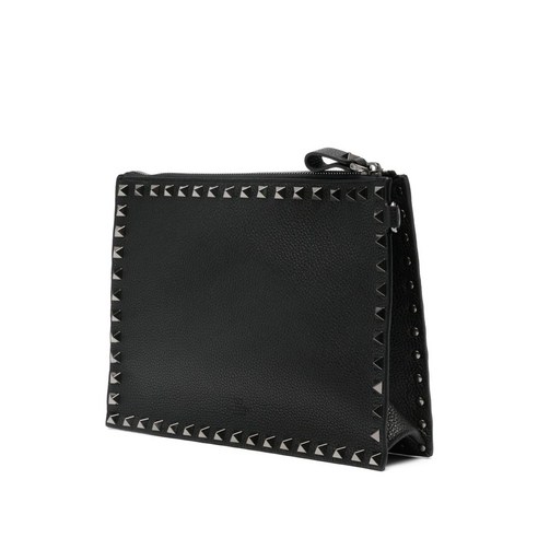 시대를 초월하는 남성미, 발렌티노 가라바니 락스터드 가죽 클러치