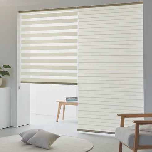 현대적인 스타일과 내구성을 갖춘 까사프렌즈 심플 블라인드 내추럴로 집에 편안함과 개인적인 스타일을 더하세요.