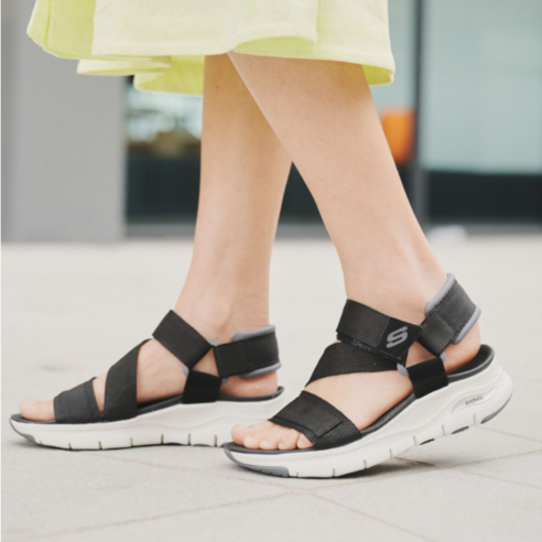 스케쳐스샌들 [해피데이] 스케쳐스 여성용 고워크 여름 아치핏 BKCC GYPK NVPR 컬러 발편한벨크로 샌들 S119246 (양말증정) Best Top3