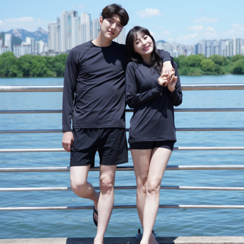 세련되고 보호적인 머스로 남녀공용 래쉬가드