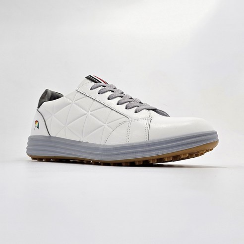 편안함과 스타일이 결합된 아놀드파마 소가죽 골프화