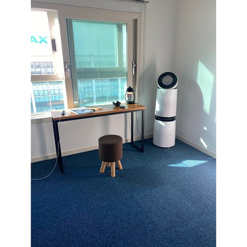 핑크빛 방염 타일 카페트로 쉽고 안전하게 공간에 생기를 불어넣으세요!