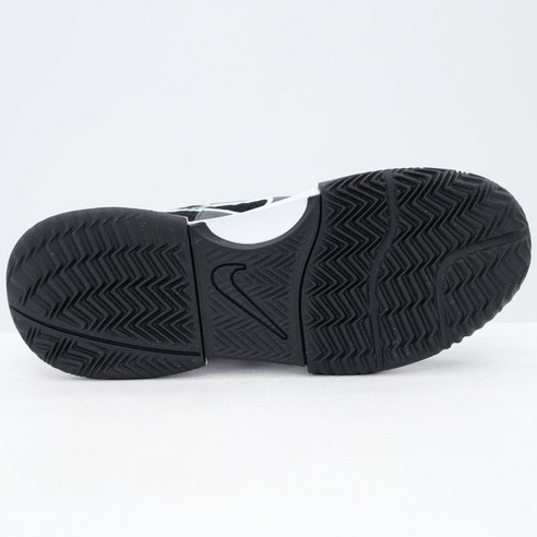 코트 위를 누비는 우아한 발걸음, 나이키 여성 테니스화와 함께