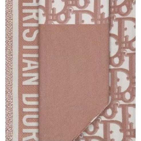 섬세한 우아함으로 완성하는 당신의 봄, 가을 스타일, 디올 미차 스카프