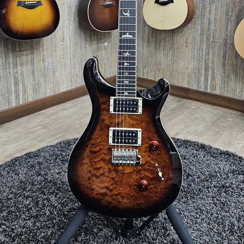 PRS SE 2024 Custom 24 Quilt: 흑금의 조화, 영롱한 빛깔로 완성되는 연주의 꿈 prsse