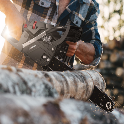 숲을 노래하는 작은 거인, 20인치 58cc 엔진톱