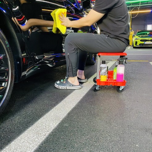 세차를 쉽고 편안하게 만드는 비르피츠 이동식 세차 의자