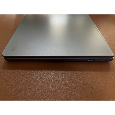 가볍게, 하지만 강력하게! LG 울트라 PC 15