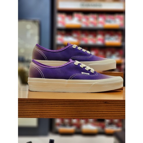 반스 어센틱 옴브레 VN0A5KRDZ1N스니커즈