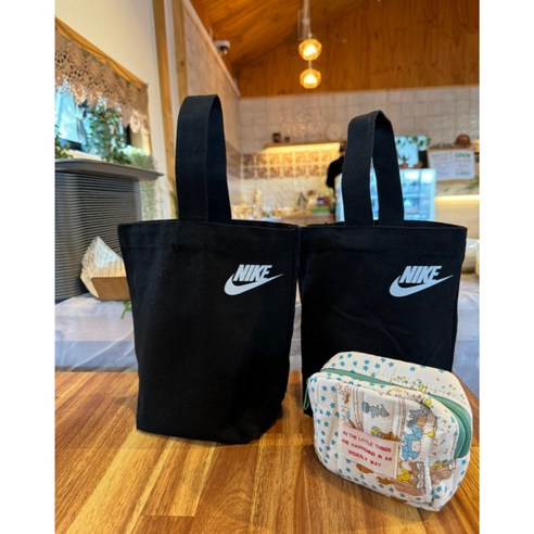 텀블러백: 필수품을 편리하고 스타일리시하게 운반하기 위한 완벽한 액세서리