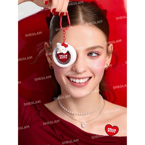 사랑스러움이 입술에 사르르, 쉬글램 헬로키티 3D 키스 립밤