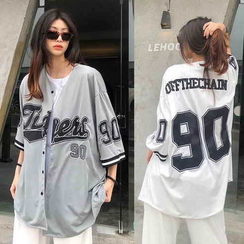 편안함과 스타일을 사로잡는 유유존 스피릿나인티 반팔 티셔츠