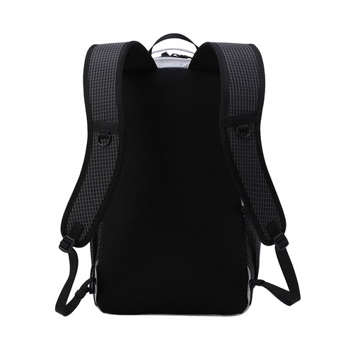 가벼움으로 완성하는 자유로운 산행의 동반자, 블랙야크 다이니마 14L